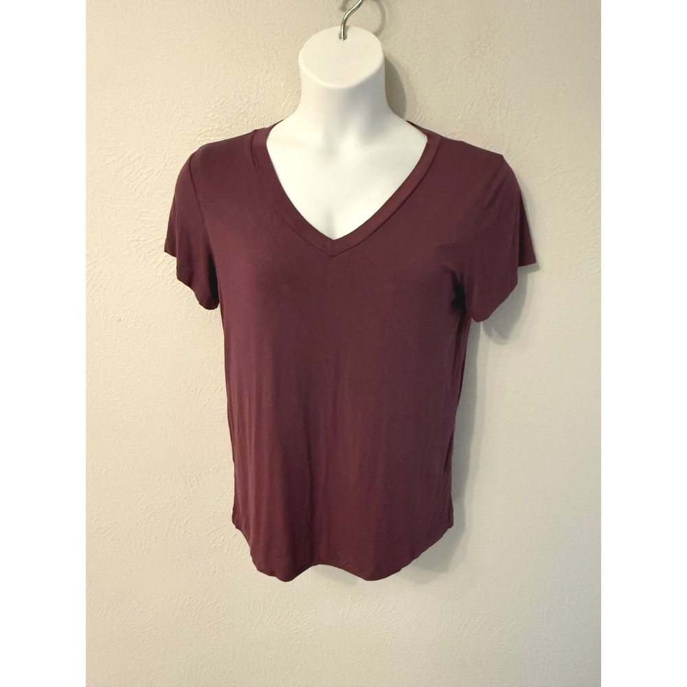 Latched Mama Burgundy V-Neck Nursing Tee Short Sleeve Lift Up Access Size S